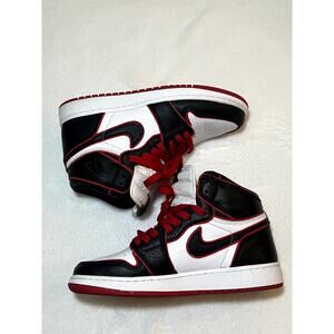 Nike Air Jordan 1 Retro High OG Bloodline Youth